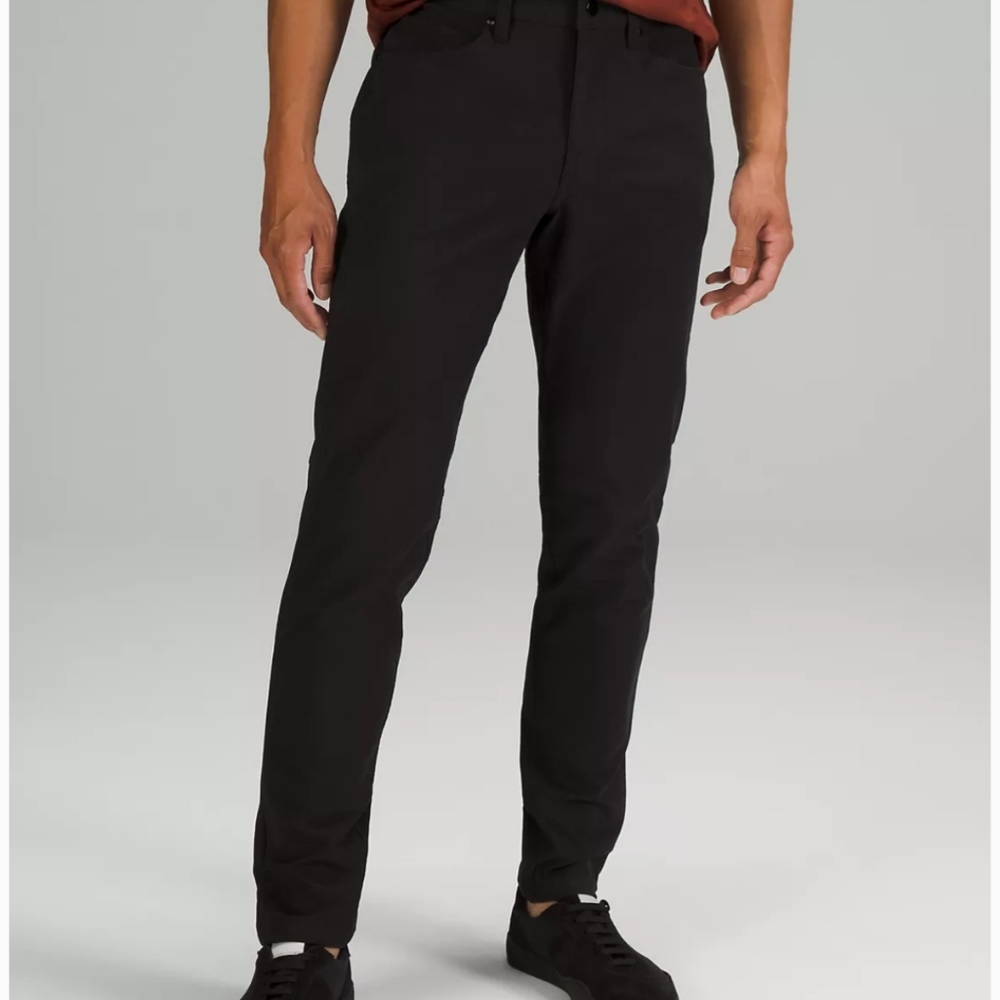 NWOT: LULULEMON; MENS ABC SLIM-FIT 5 POCKET UTILITECH PANT, 31"W × 32"L.